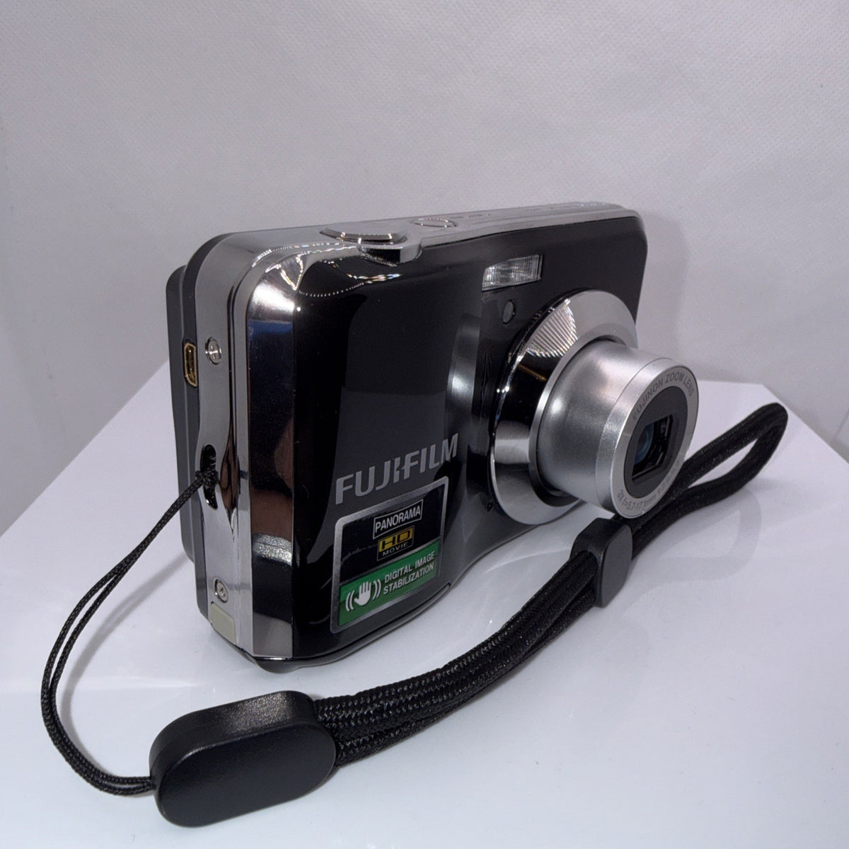 Fujifilm Finepix AV130 12MP Digital Camera Tested + Charger Batteries 4GB SD