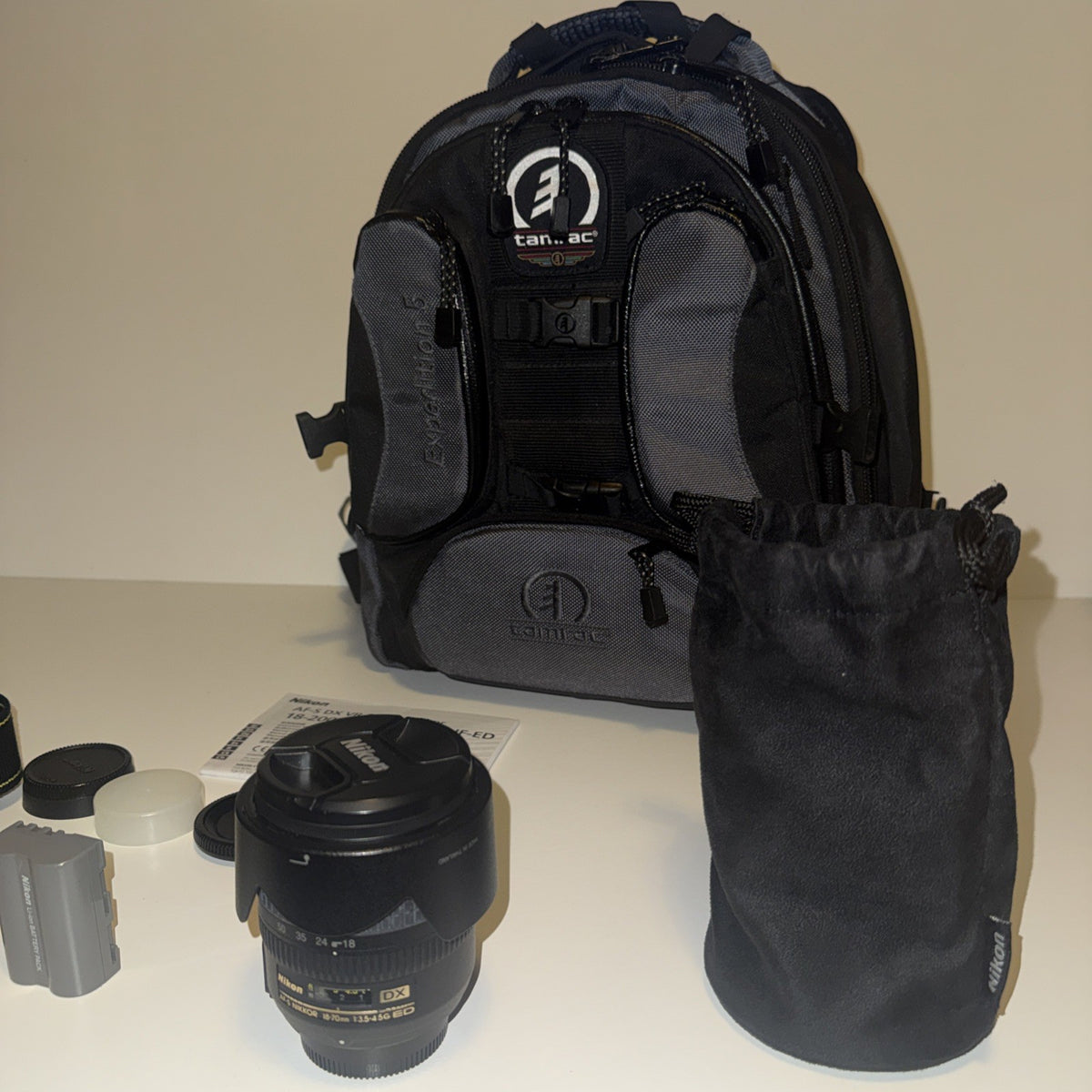 Nikon D200 Camera AF-S DX VR Zoom-Nikkor 18-200mm & Nikkor AF-S 18-70mm - Bundle