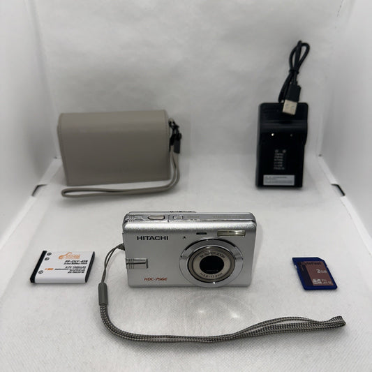 Hitachi Digital Camera HDC-756e 7.1MP Tested Plus Charger Battery 2GB SD & Case0