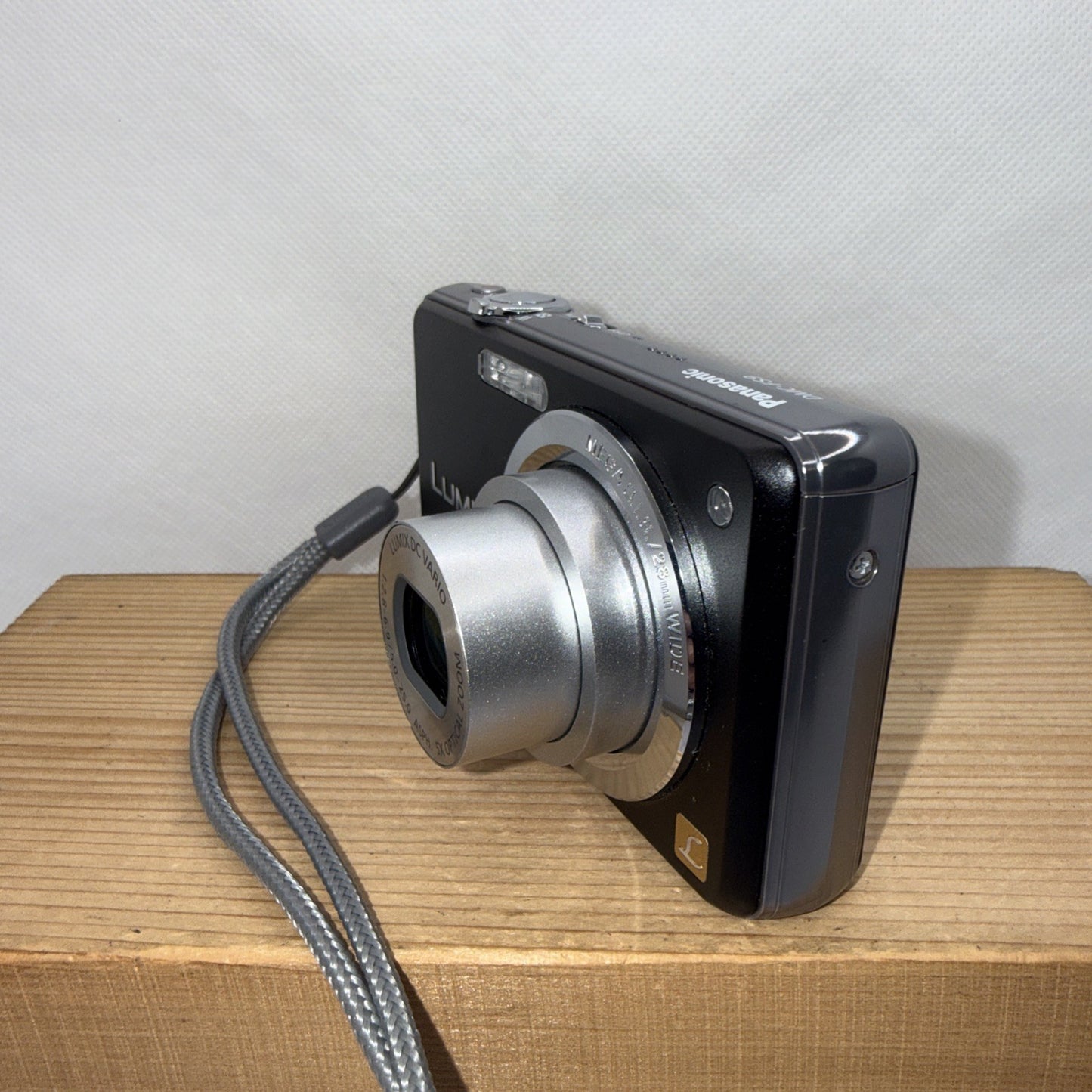 Panasonic Lumix DMC-FS9 12.1MP Digital Camera Tested + Charger Battery 4GB SD