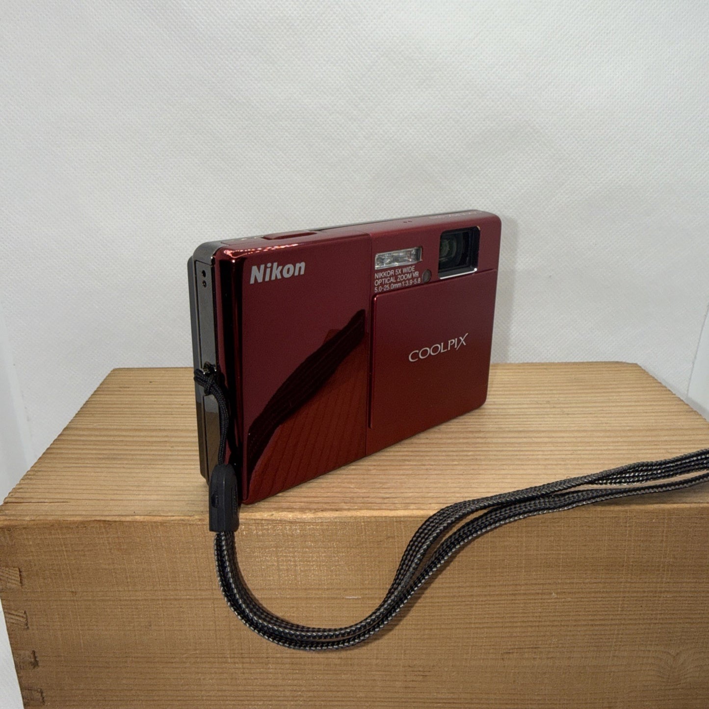 Nikon Coolpix S70 12.1MP Digital Camera Tested + Charger Battery 8GB SD Case