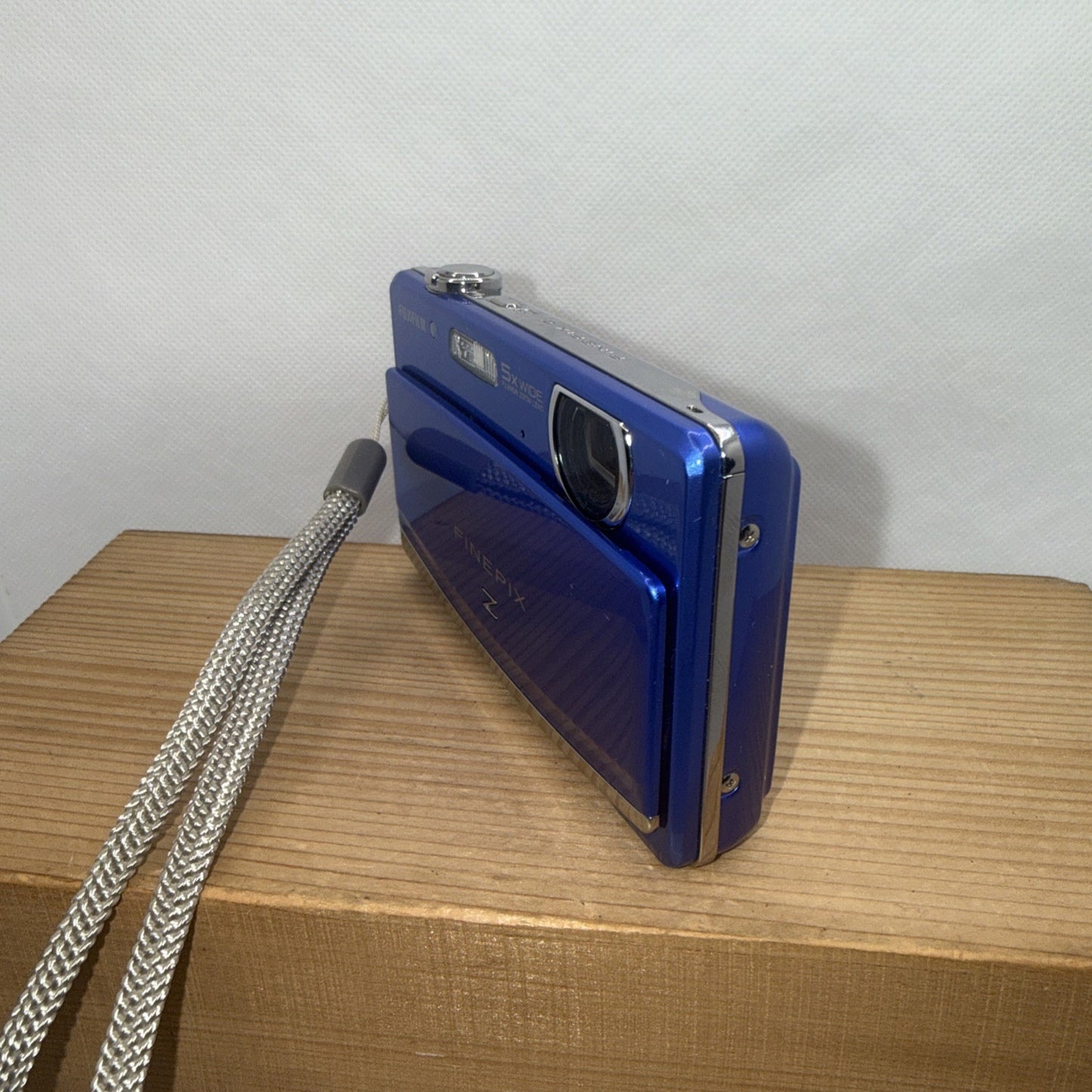 Fujifilm FinePix Z90 14MP Digital Camera Tested Plus Charger Battery 4GB SD