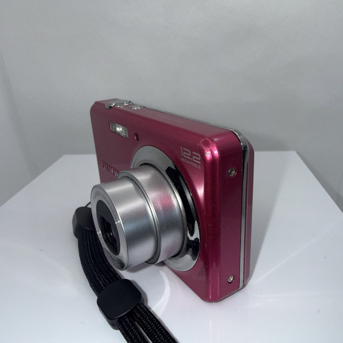 Fujifilm FinePix J30 Digital Camera 12.2 MP Pink *Tested Some Dead Pixels*
