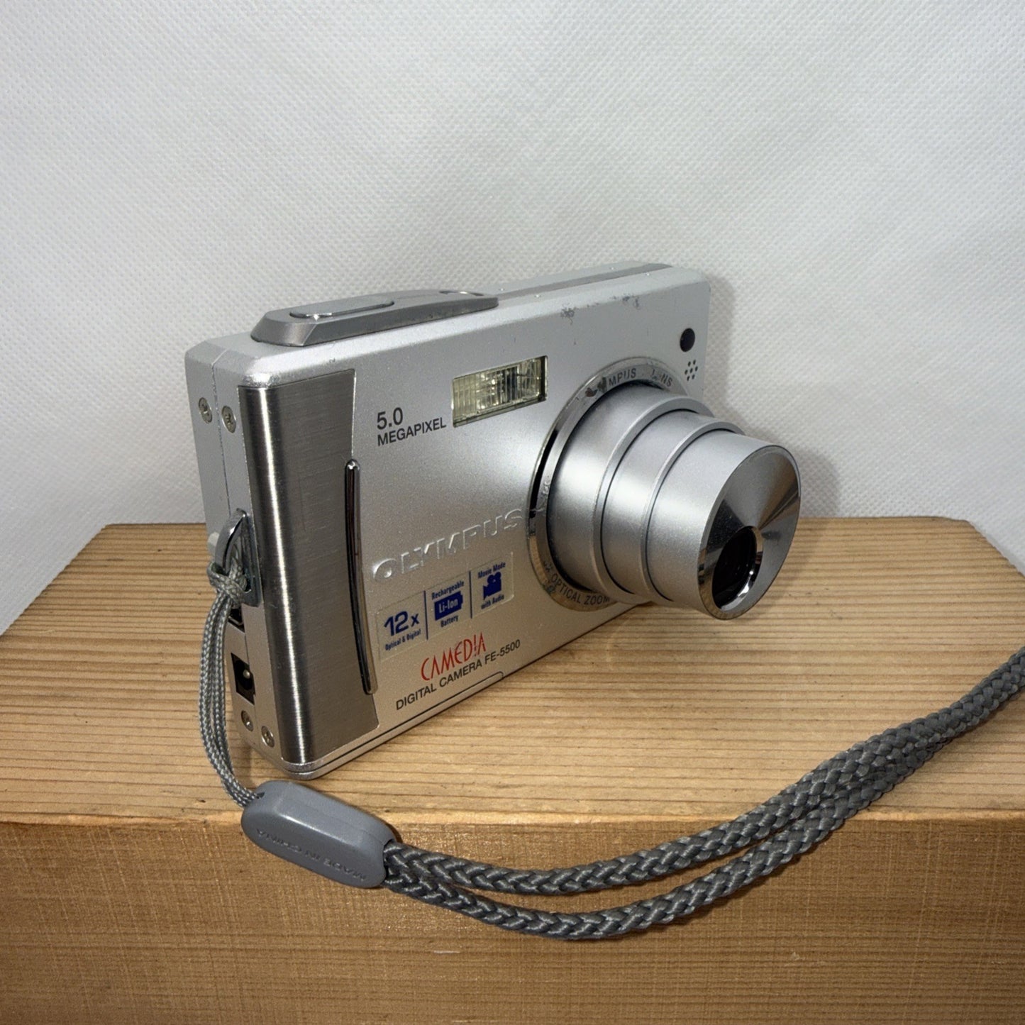 Olympus Digital Camera FE-5500 5.0MP Tested  + Charger Battery Memory Retro Y2K