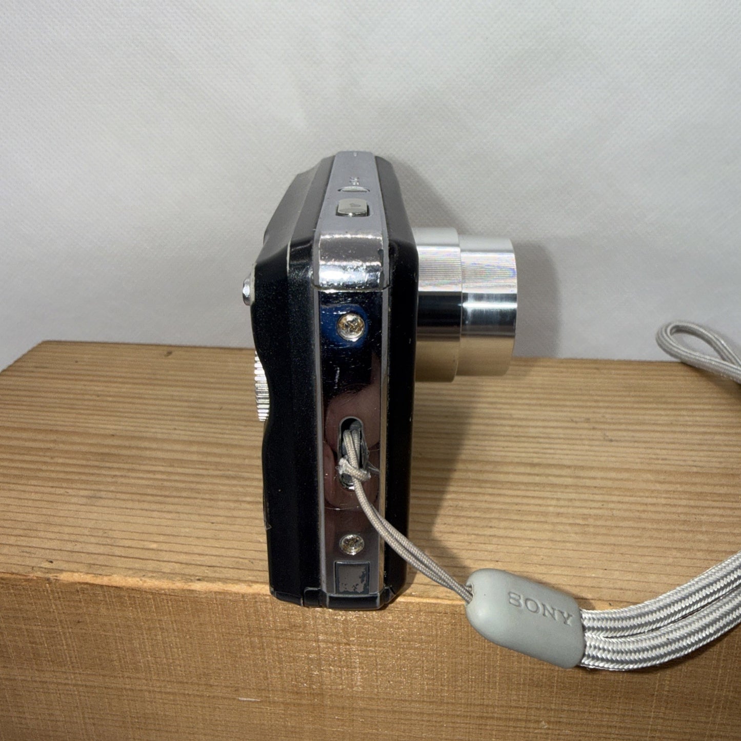 Sony Cyber-shot DSC-W215 12.1MP Digital Camera Tested + Charger Battery Memory