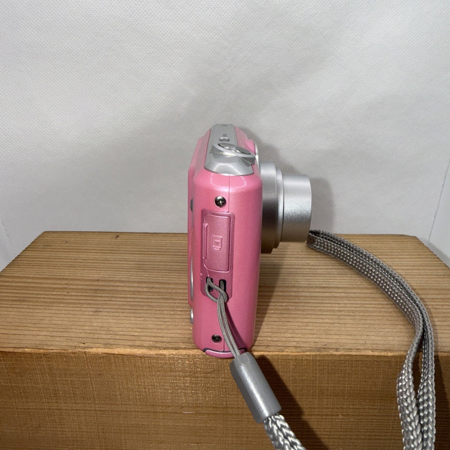 Samsung ES Series ES67 10.2MP Digital Camera  (Tested Working)