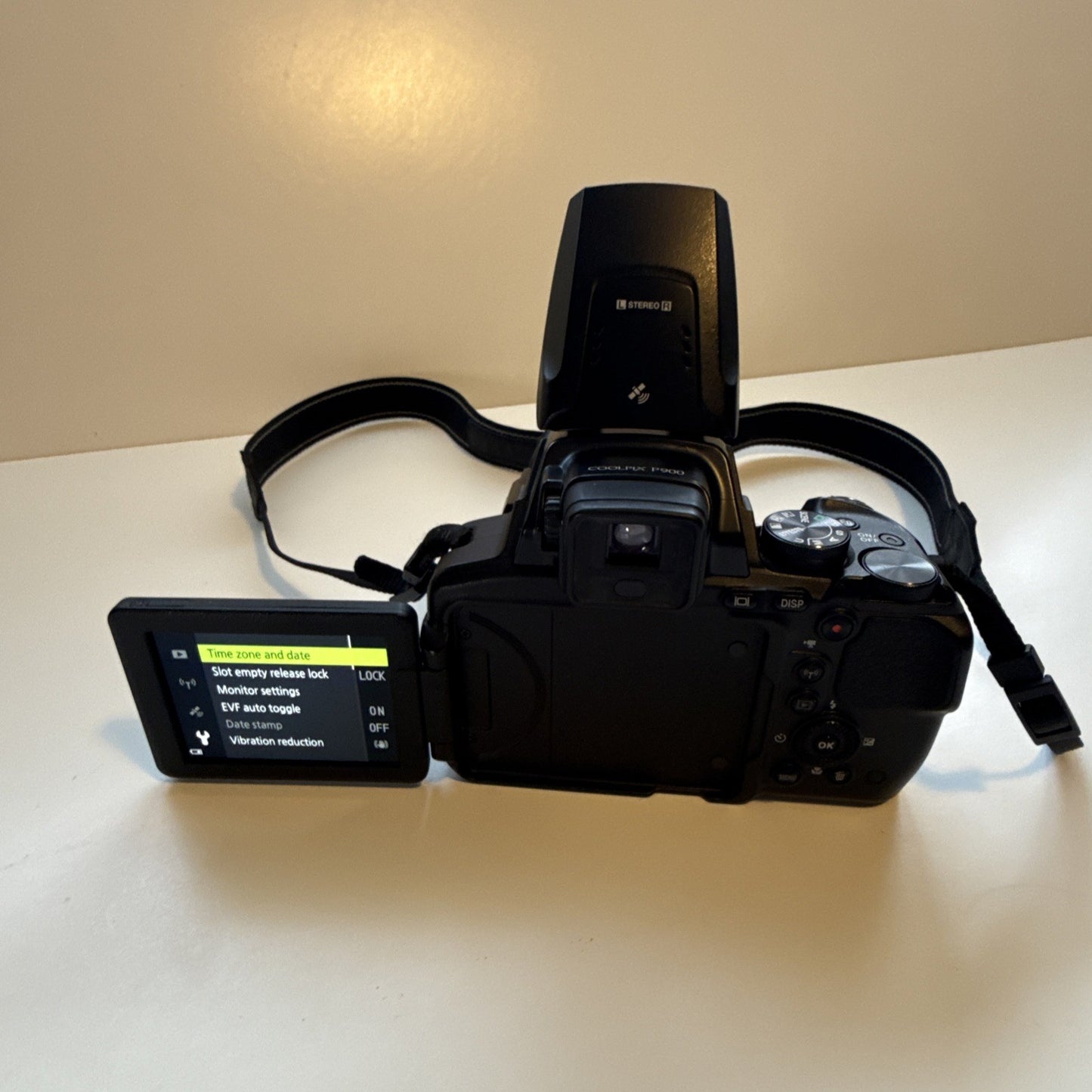 Nikon Coolpix P900 16MP Digital Camera 83x Optical Zoom + Manbily + Benro VGC