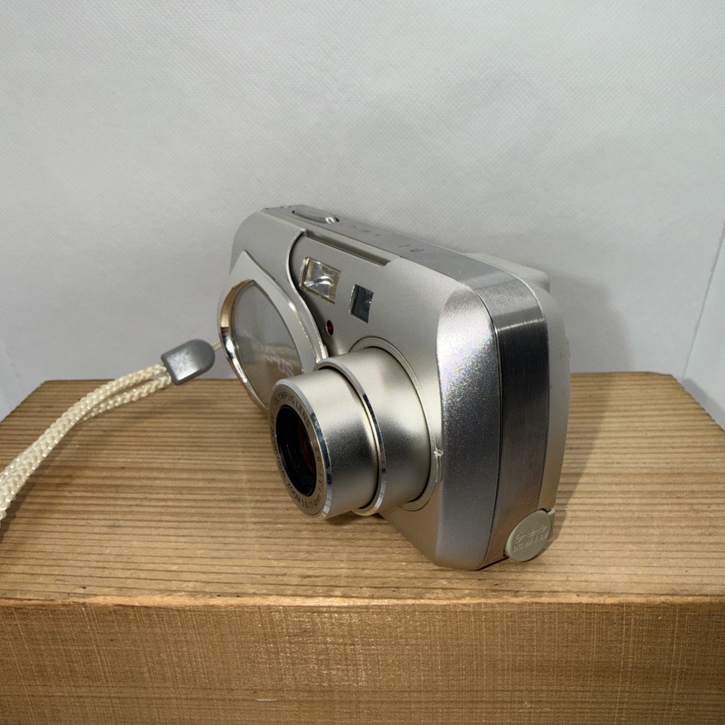 Olympus MJU 400 4MP Digital Camera Boxed Tested + Charger Battery Memory & More