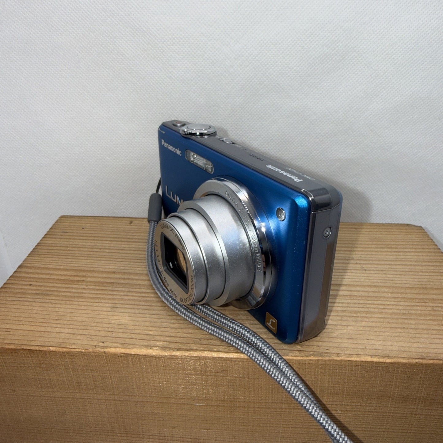 Panasonic LUMIX DMC-FS30 14.1MP Digital Camera Tested + Charger Battery 4GB SD