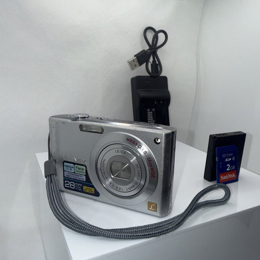Digital Camera Panasonic Lumix DMC-FX55 8.1MP Tested + Charger Battery 2GB SD
