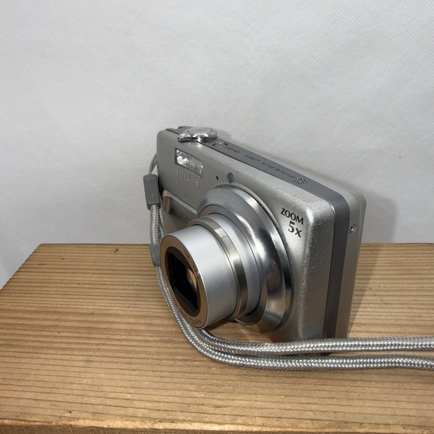 Fujifilm FinePix J Series J50 8.2MP Digital Camera Tested + Charger Battery 4GB