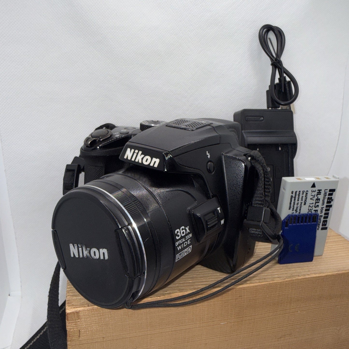 Nikon Coolpix P500 12.1MP Digital Camera 36x Zoom Tested + Charger Battery 4GB