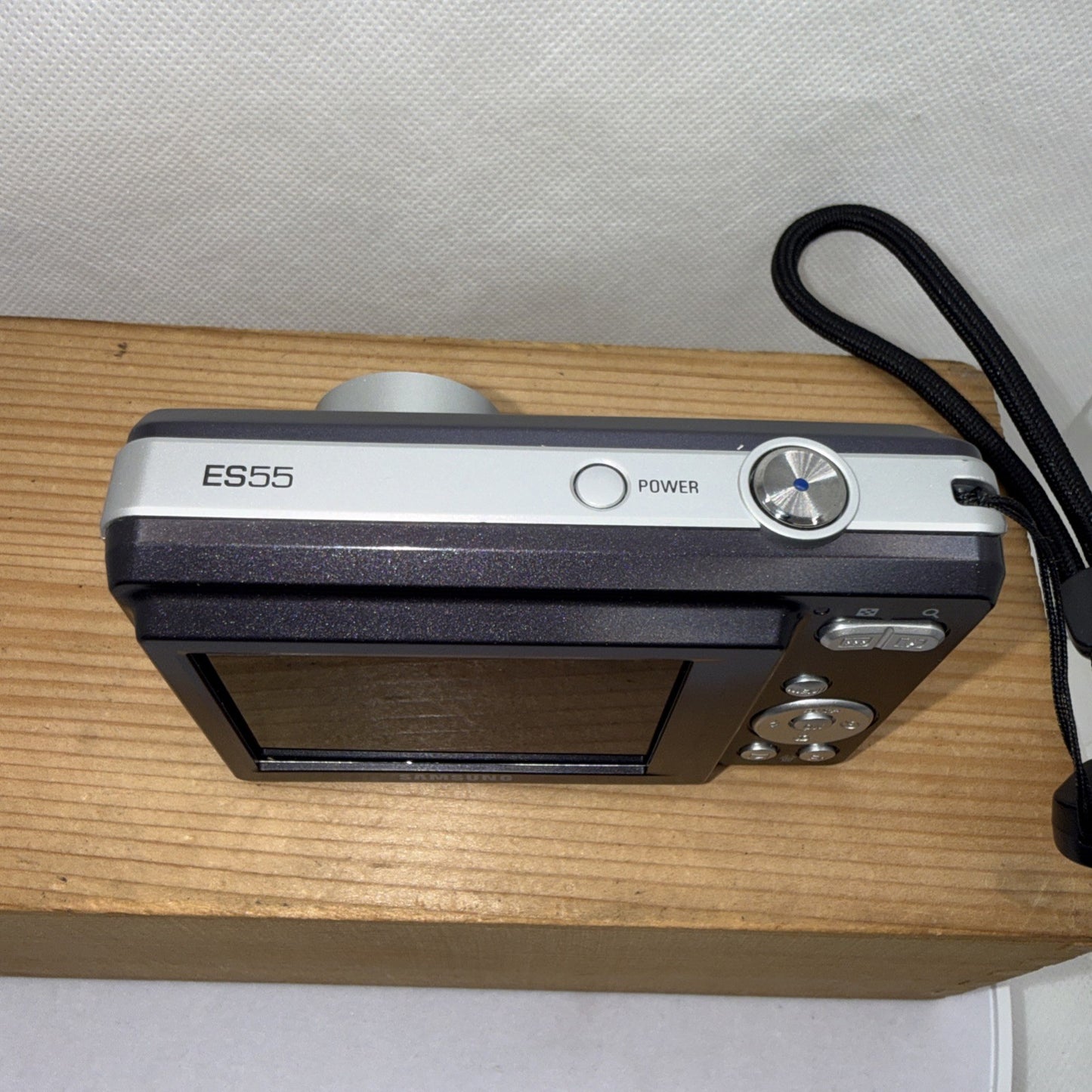 Samsung ES55 10.2MP Digital Camera Working + Charger Battery 4GB SD Card