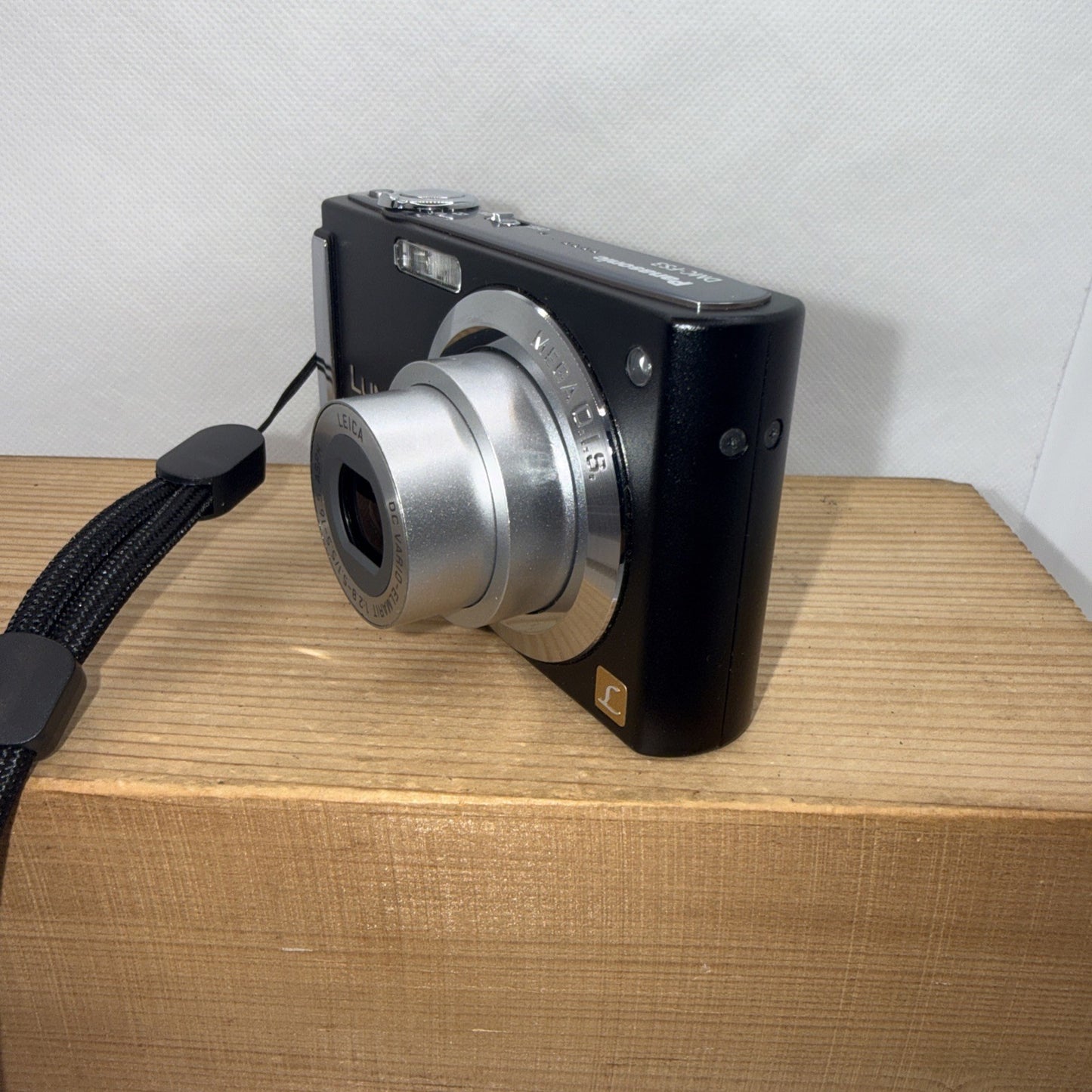 Digital Camera Panasonic Lumix DMC-FS3 8.1MP Tested + Charger Battery 4GB SD
