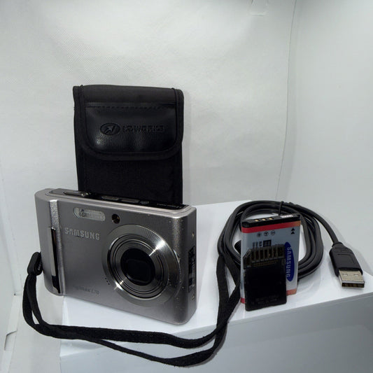 Samsung Digimax L70 7.2MP Digital Camera Tested + Charger Battery 2GB SD Case