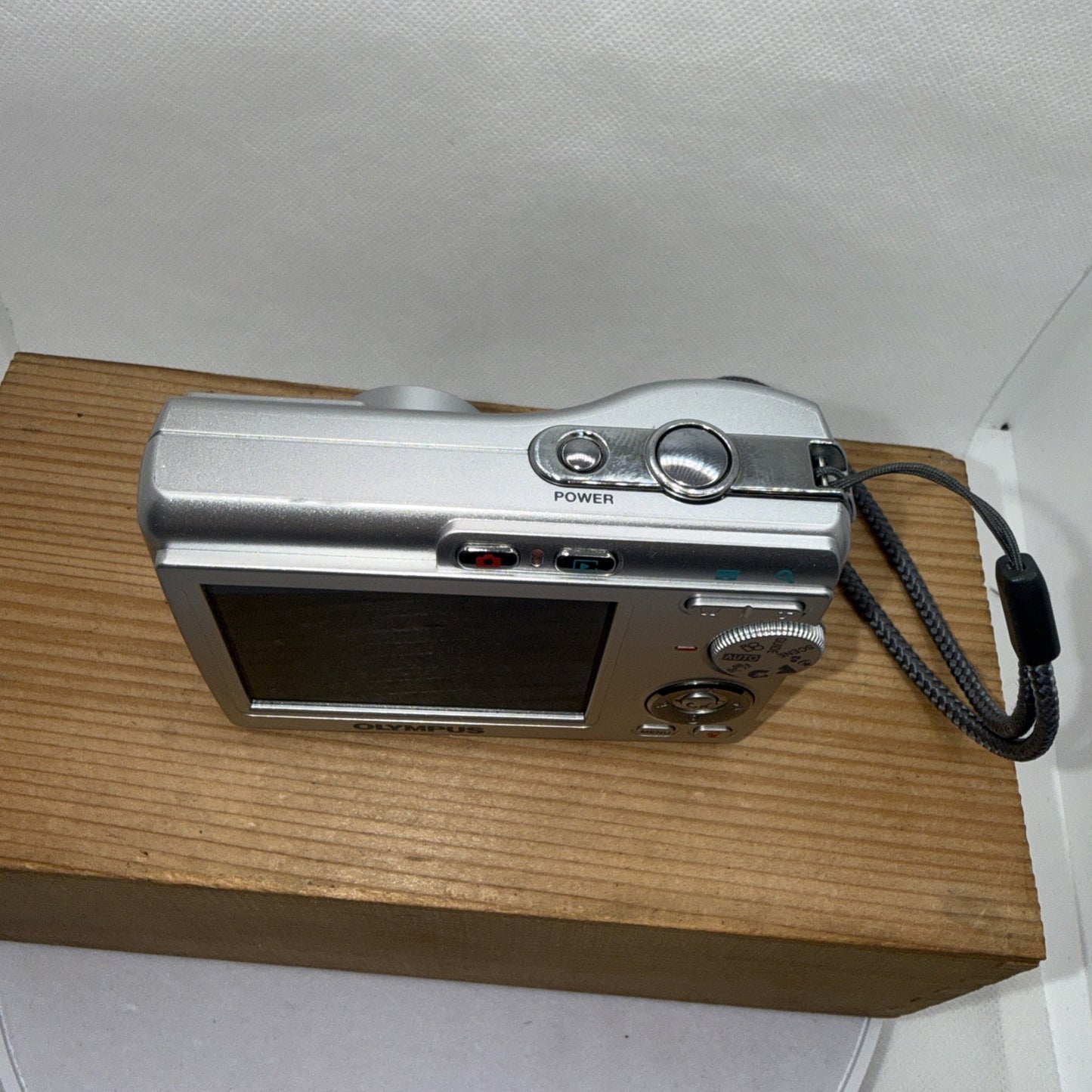 Olympus Digital Camera X-760 6.0MP Tested Boxed + 512MB XD Card & USB Cable