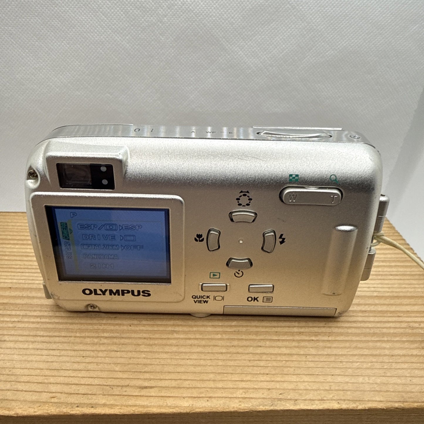 Olympus MJU 400 4MP Digital Camera Boxed Tested + Charger Battery Memory & More