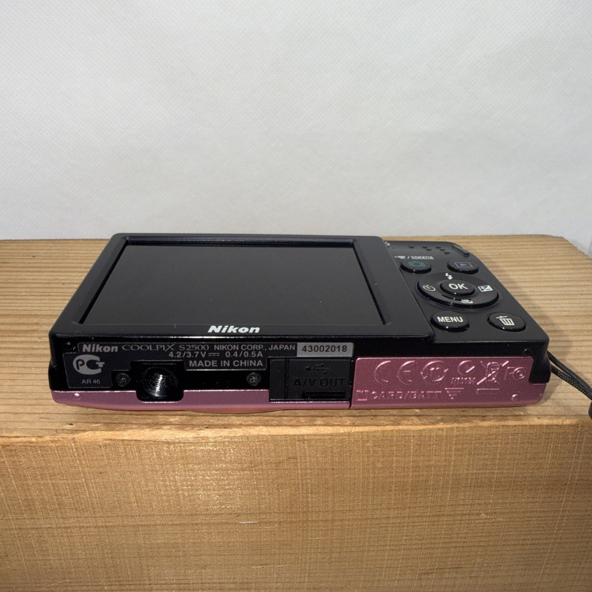Nikon Coolpix S2500 12MP Pink Digital Camera Tested + Charger Battery 4GB SD