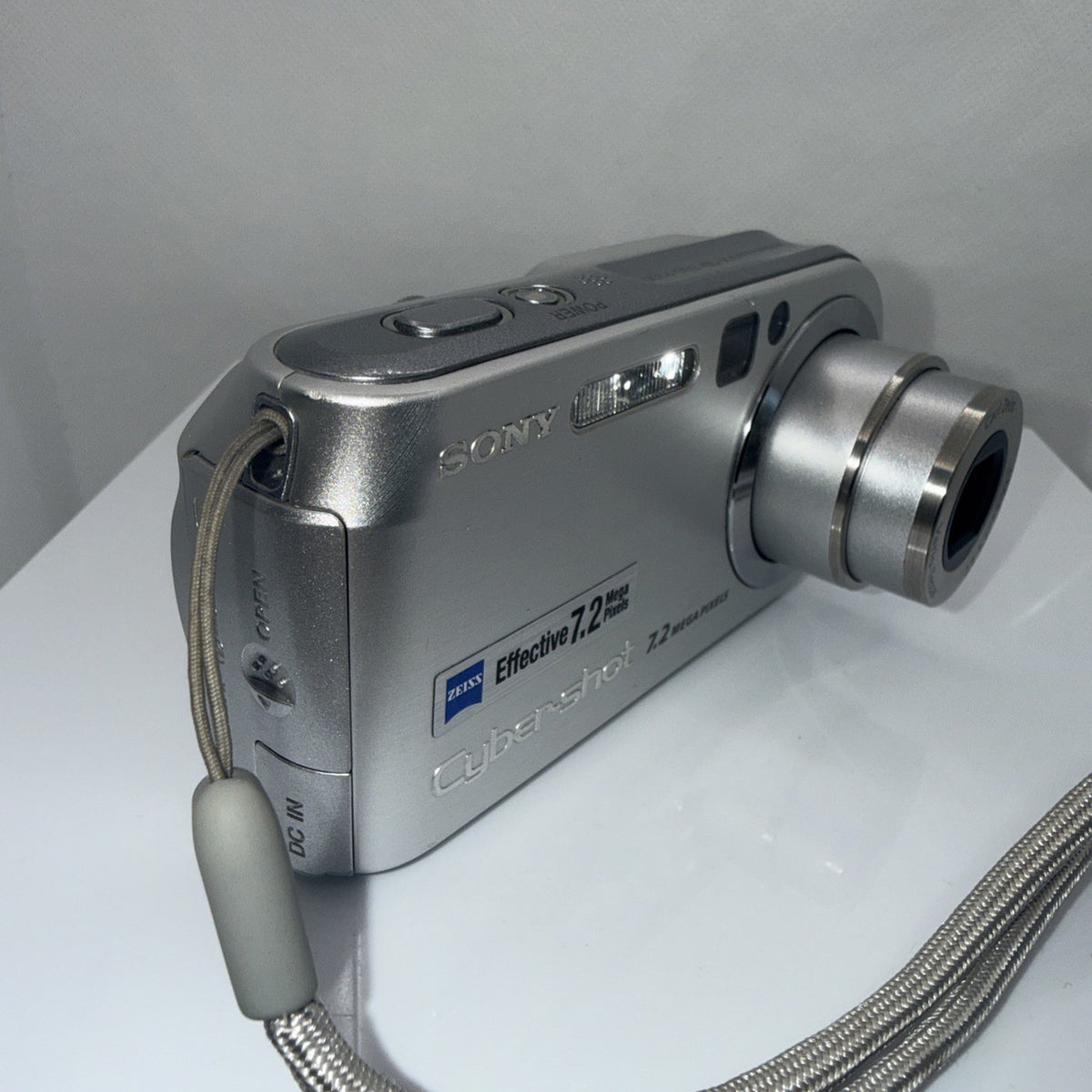 Digital Camera Sony Cyber-shot DSC-P200 7.2MP Tested - Full Kit Ready To Use!