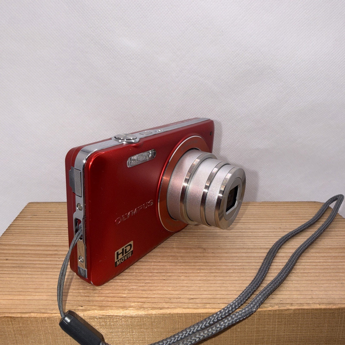 Olympus Digital Camera VG-120 14MP Red Tested + Charger Battery 4GB SD Card