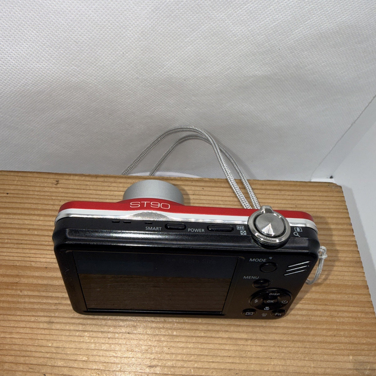 Samsung ST90 14.2MP Digital Camera Tested Working + Charger Battery 2GB SD Card