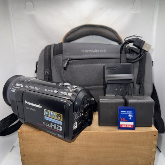 Panasonic HDC-SD200 12x Optical Zoom Full HD Camcorder + Charger Battery SD Case