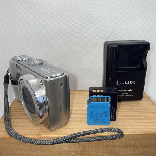 Panasonic LUMIX DMC-TZ3 7.2MP Digital Camera Tested + Charger Battery 4GB SD