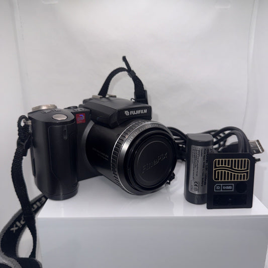 Fujifilm Finepix 6900 Zoom Digital Camera 3.3MP CCD Full Kit Tested Retro VGC