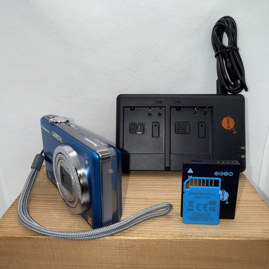 Panasonic LUMIX DMC-FS30 14.1MP Digital Camera Tested + Charger Battery 4GB SD