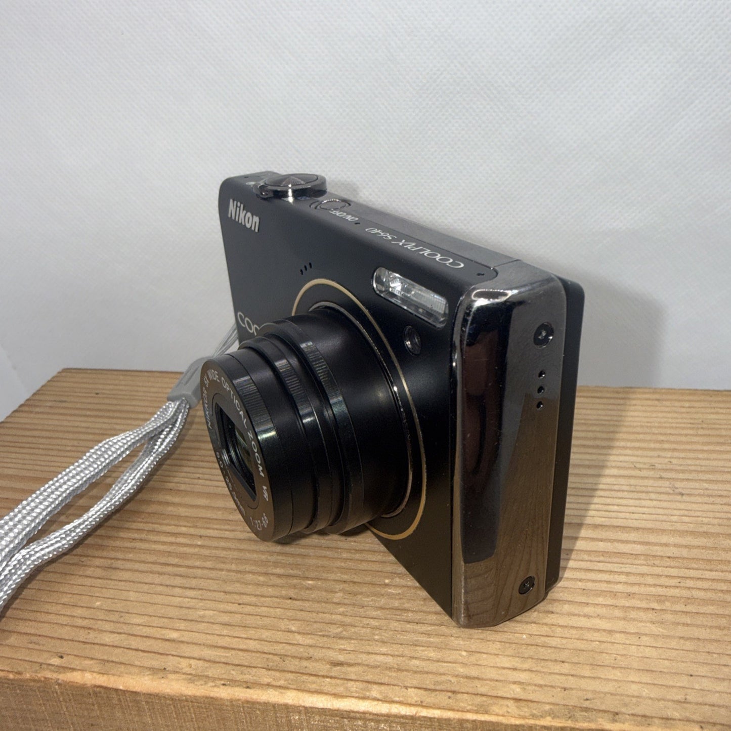 Nikon Coolpix S640 12.2MP Digital Camera Tested + Charger Battery 4GB SD Card