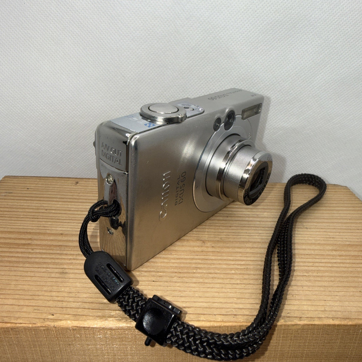 Canon Ixus 60 6MP Digital Camera Tested Plus Charger Battery 2GB SD Card Japan