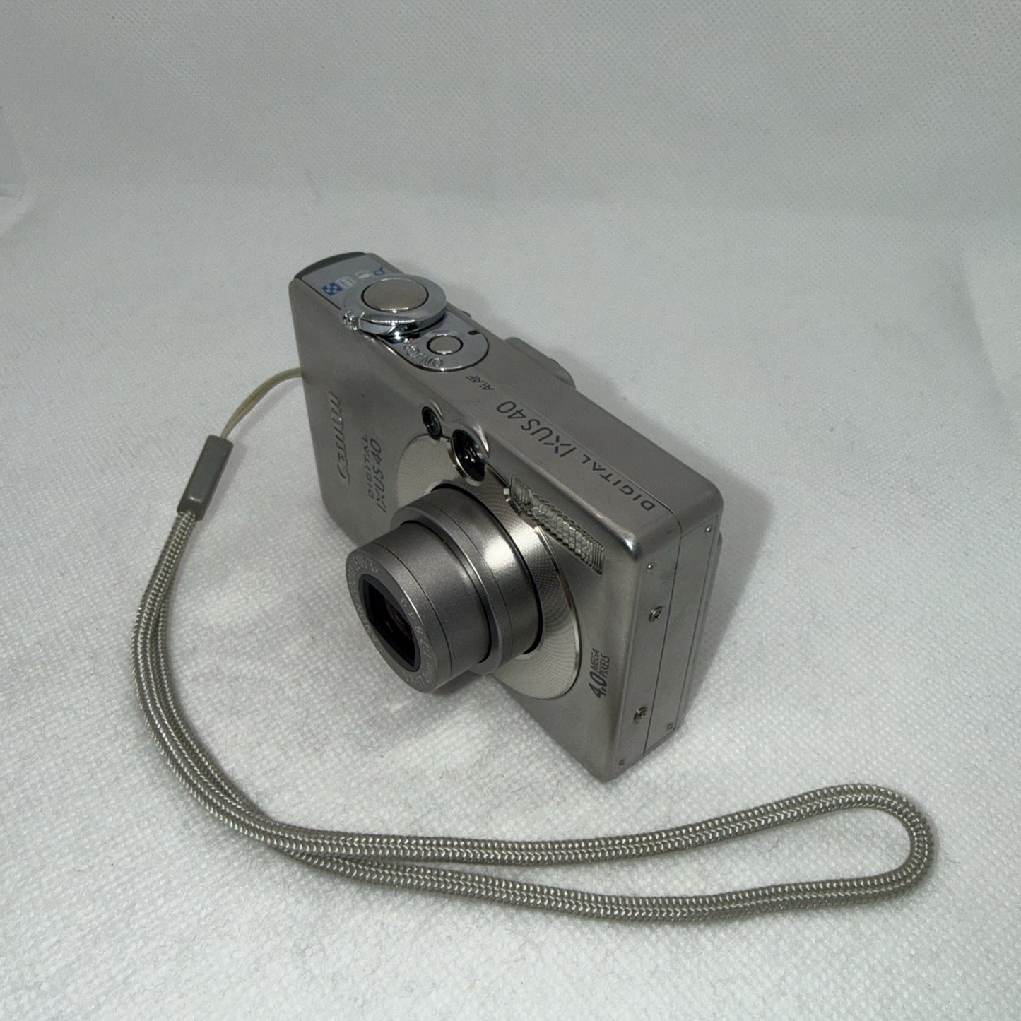 Canon IXUS 40 4.0MP Digital Camera Tested Plus Charger Battery 2GB SD Card Retro2