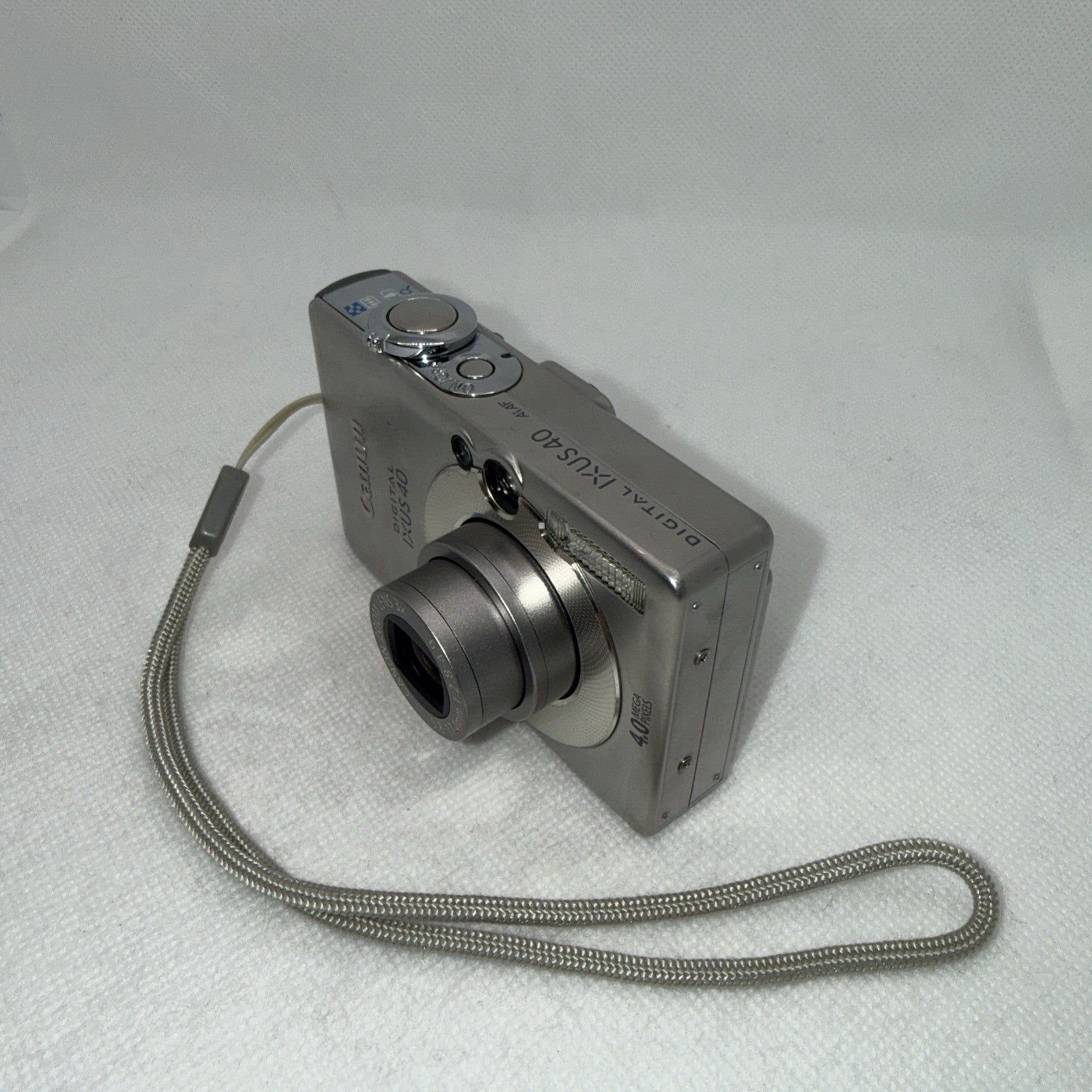 Canon IXUS 40 4.0MP Digital Camera Tested Plus Charger Battery 2GB SD Card Retro2