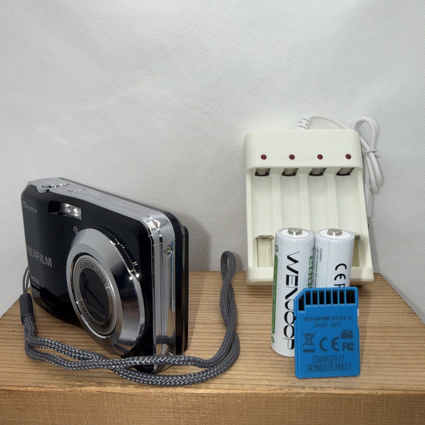 Fujifilm AX510 14MP Digital Camera Working With Some Minor Issues + Accessories