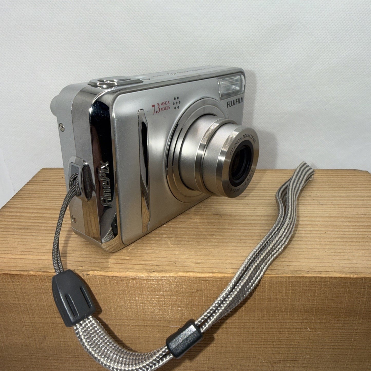 Fujifilm  FinePix A700 Digital Camera 7.3MP Tested + 256MB XD Card USB USB Cable
