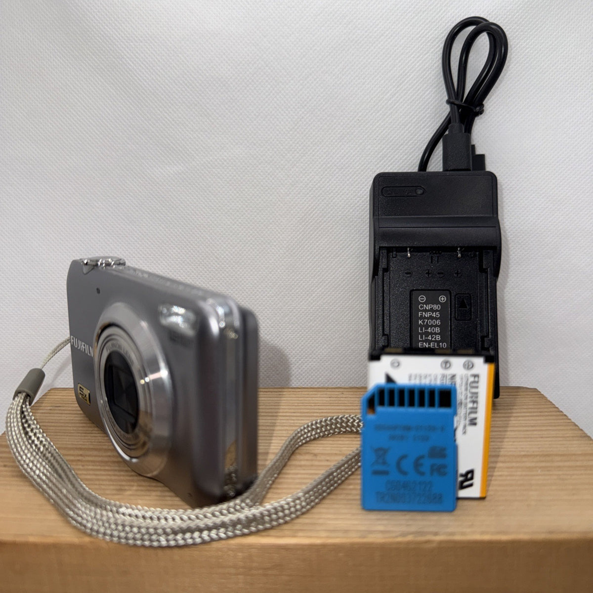 Fujifilm FinePix JX210 12MP Digital Camera Tested + Charger Battery 4GB SD Card