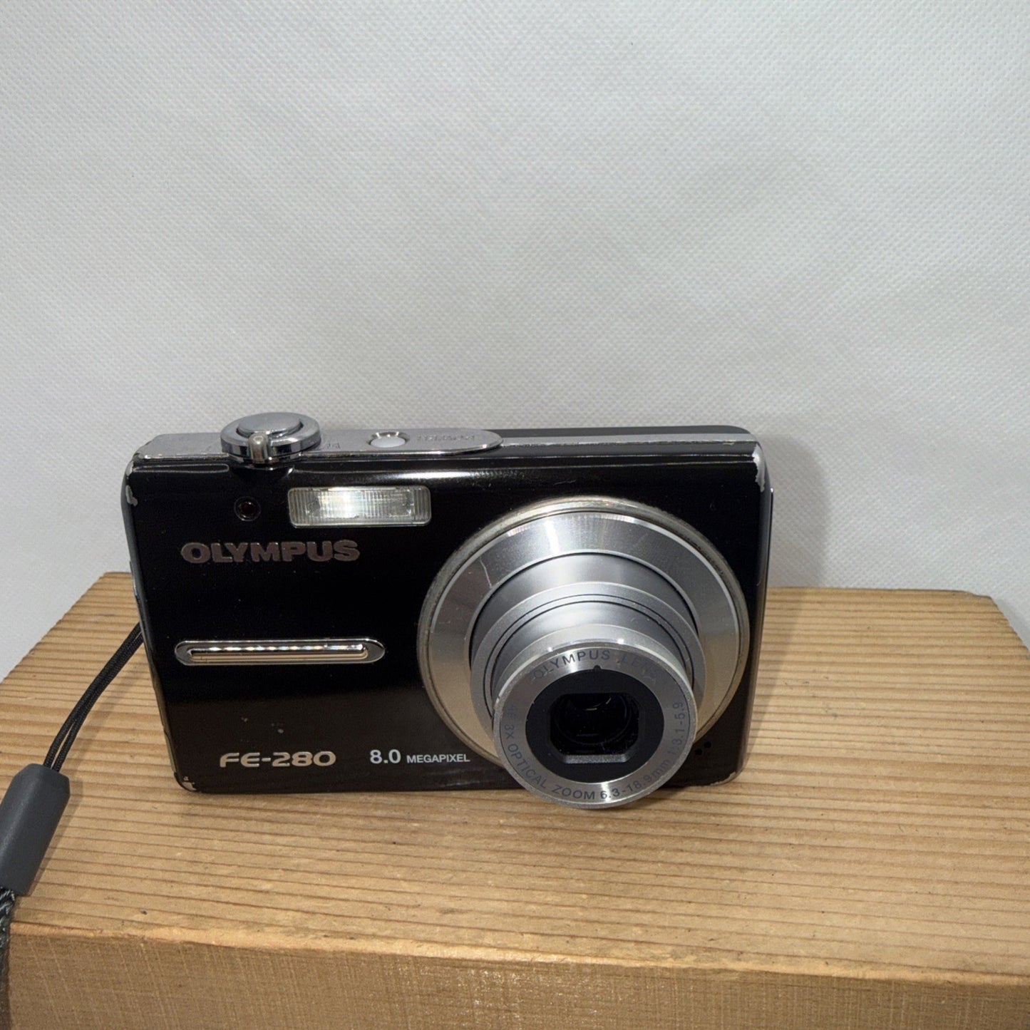 Olympus FE-280 8MP Digital Camera Tested Working + Charger Battery 1GB XD Card