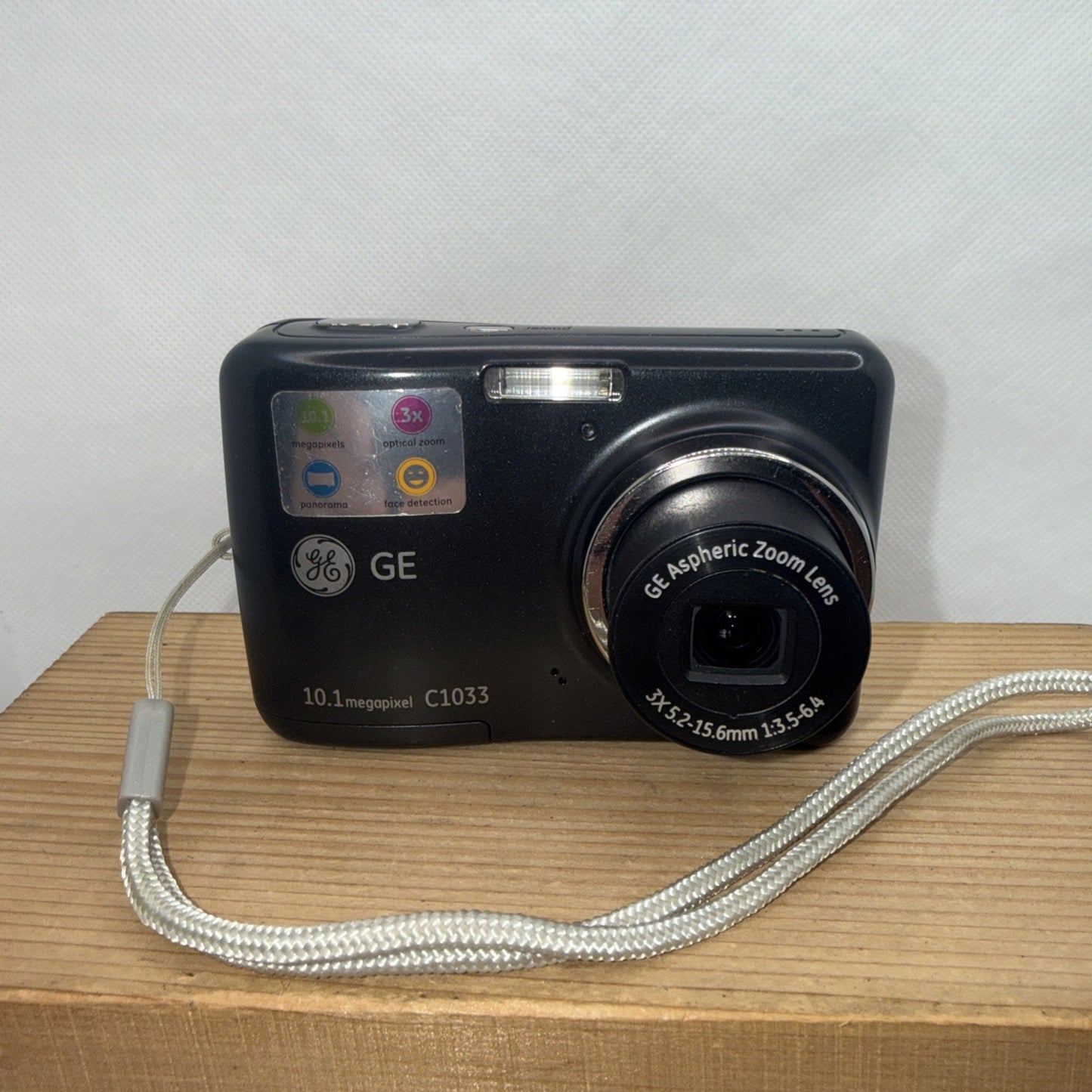 General Electric GE C1033 10.1MP Digital Camera Tested Working + 4GB SD Card