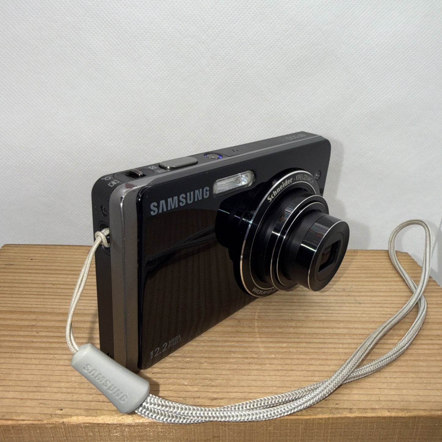 Samsung ST500 12.2MP Digital Camera Tested Plus Battery Charger 8GB Micro SD