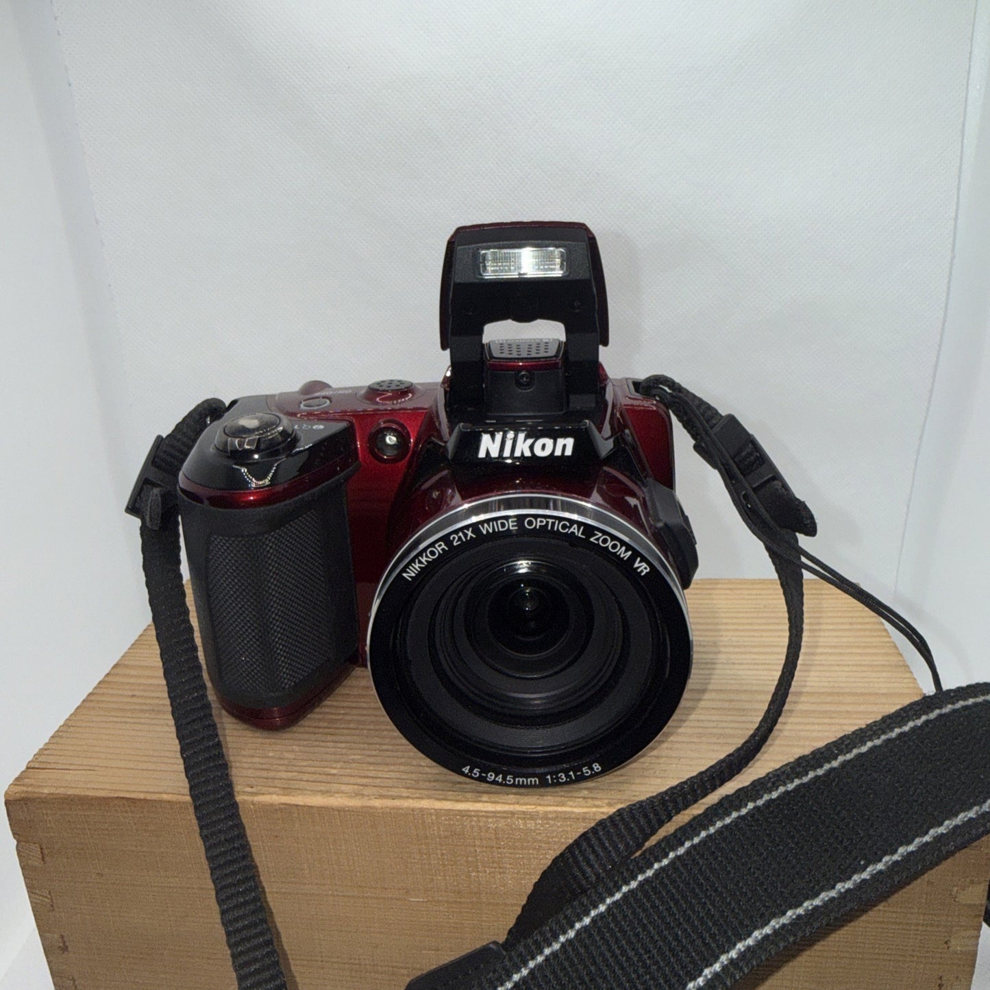 Nikon Coolpix L120 14.1MP Ruby Red Digital Bridge Camera Working + 4GB SD + Bag