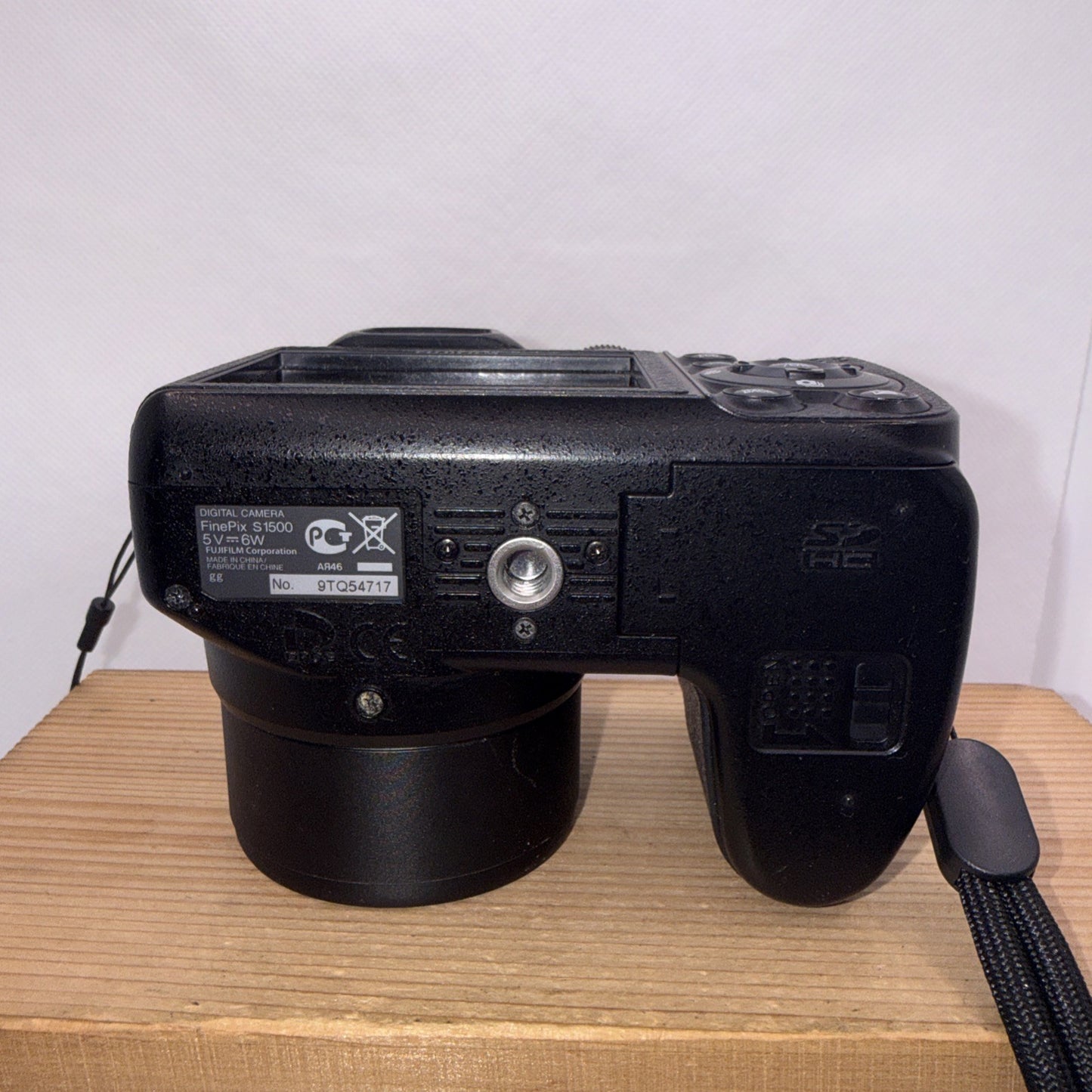 Fujifilm FinePix S1500 10MP Digital Bridge Camera Tested Working + 4GB SD Card