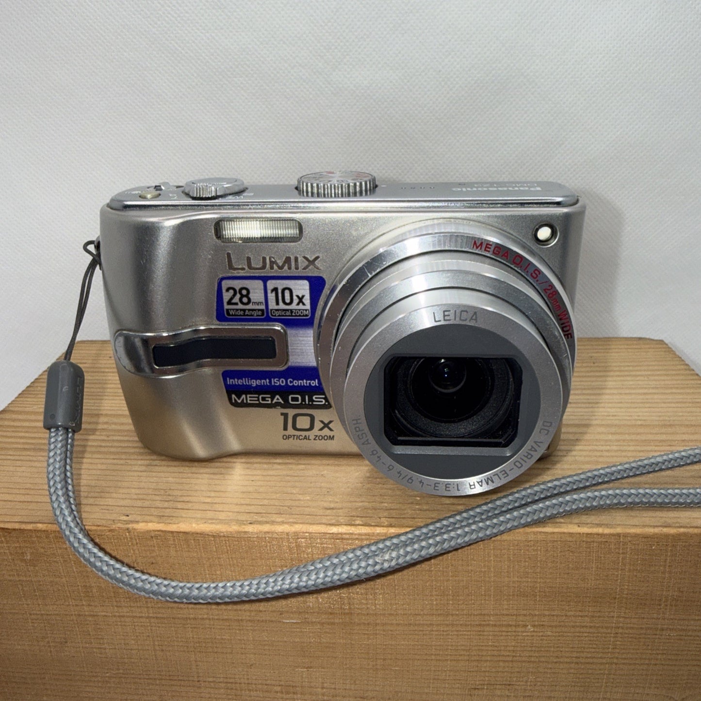Panasonic LUMIX DMC-TZ3 7.2MP Digital Camera Tested + Charger Battery 4GB Case