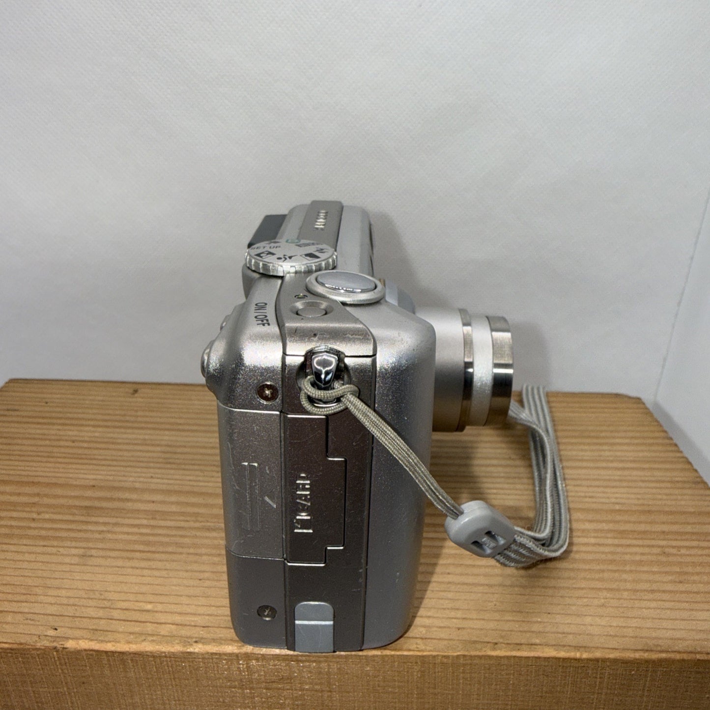 Nikon Digital Camera Coolpix 5200 5.1MP Tested + Charger Battery 2GB SD - Japan
