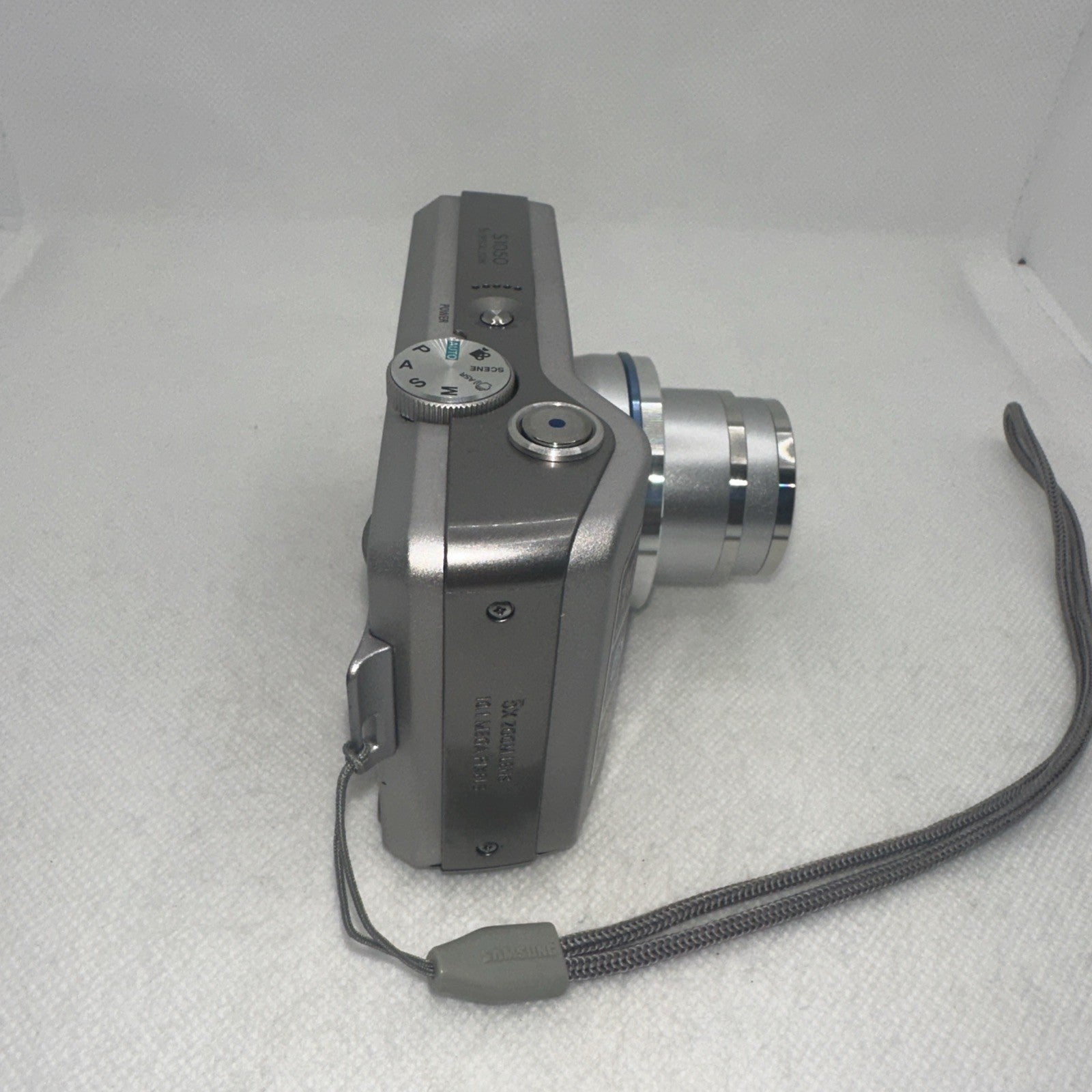 Samsung S1050 Digital Camera 10.1MP 5x Optical Zoom + Batteries 8GB SD And Case7