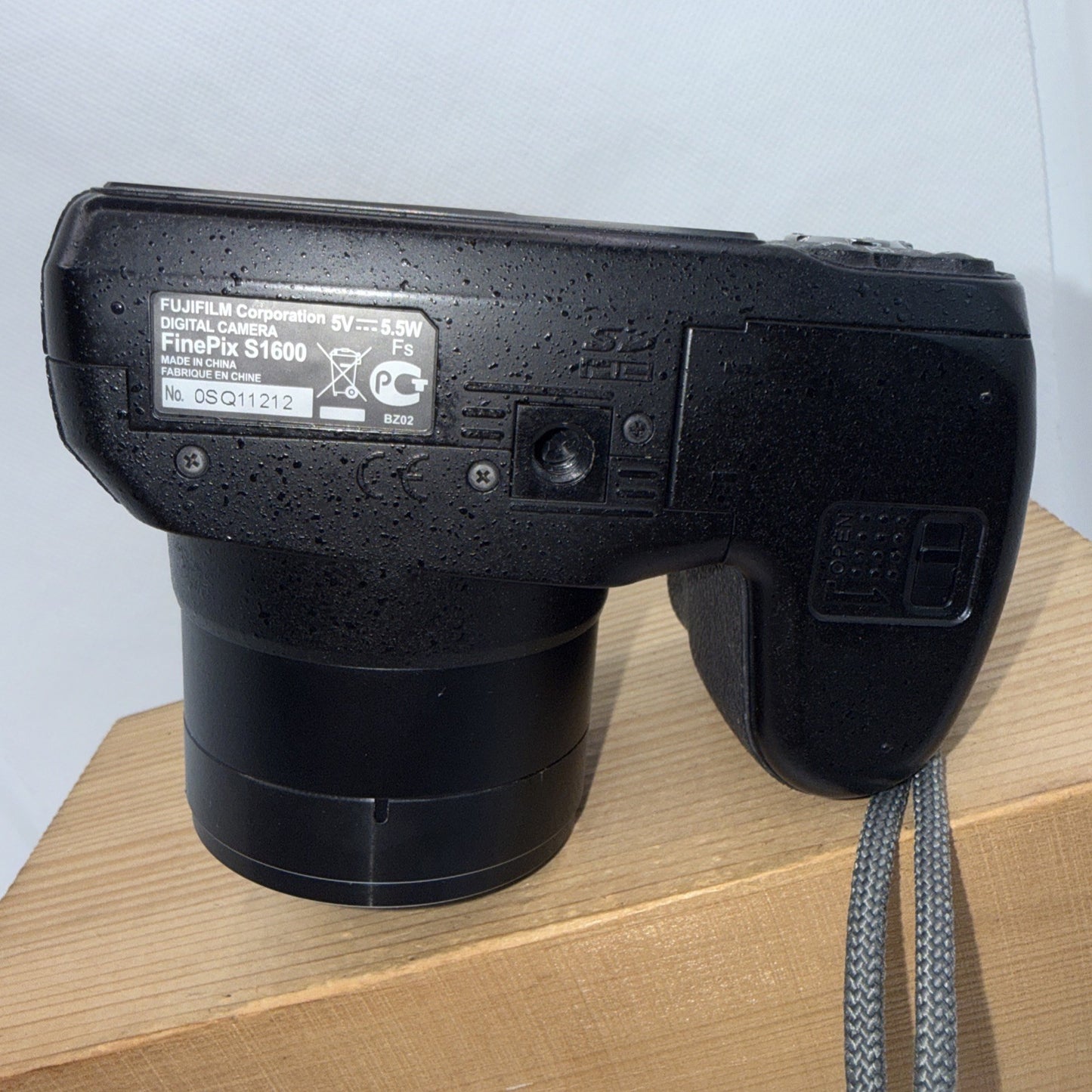 Fujifilm FinePix S1600 12.2MP 3" LCD Digital Bridge Camera Tested + 4GB SD Card