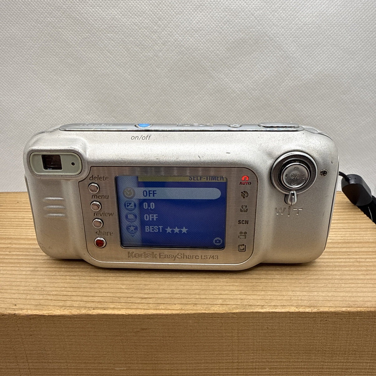 Kodak Digital Camera EasyShare LS743 4.0MP Tested + Charger Battery 2GB SD Card