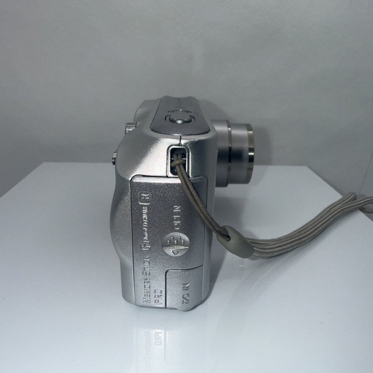 Digital Camera Sony Cyber-shot DSC-P200 7.2MP Tested - Full Kit Ready To Use!