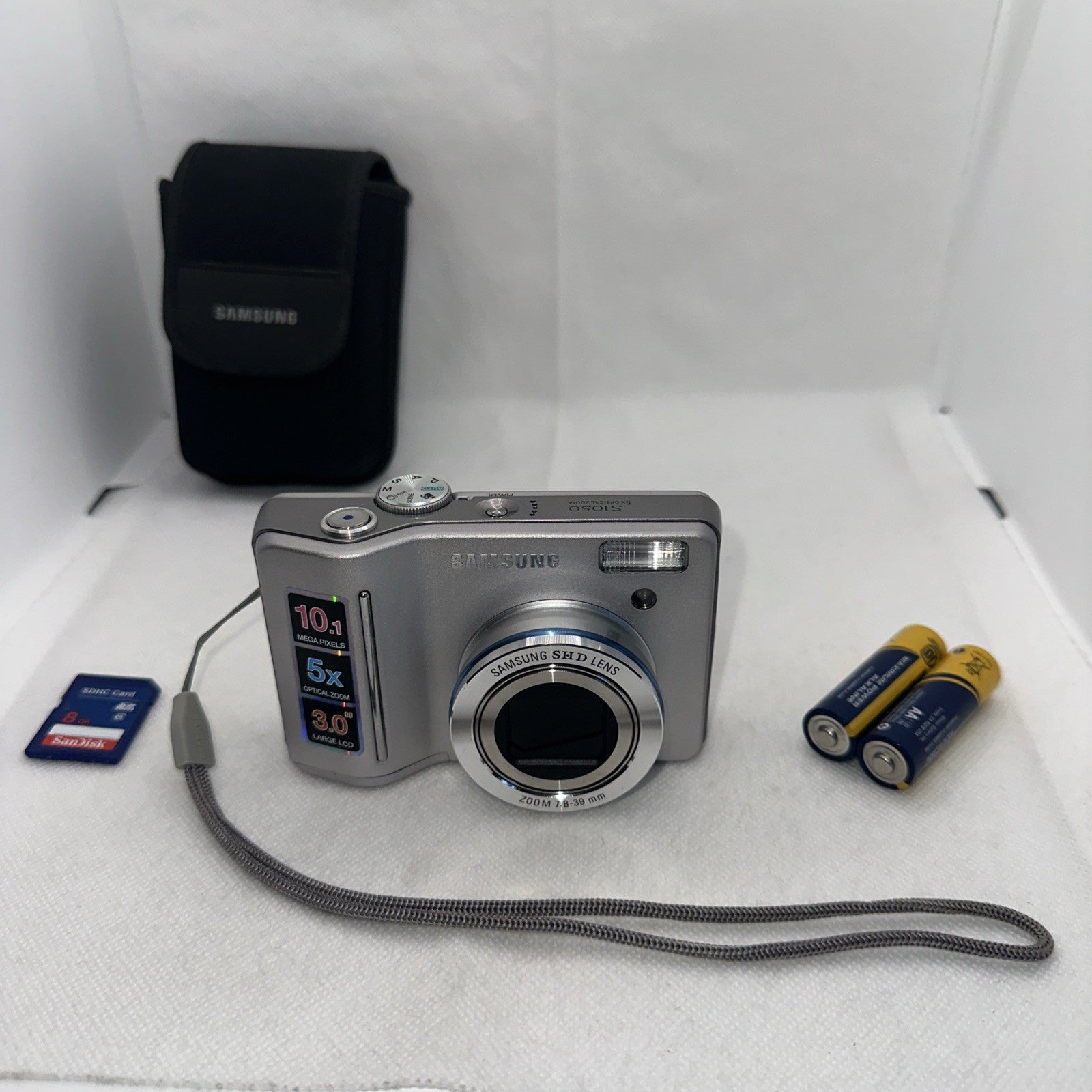 Samsung S1050 Digital Camera 10.1MP 5x Optical Zoom + Batteries 8GB SD And Case0