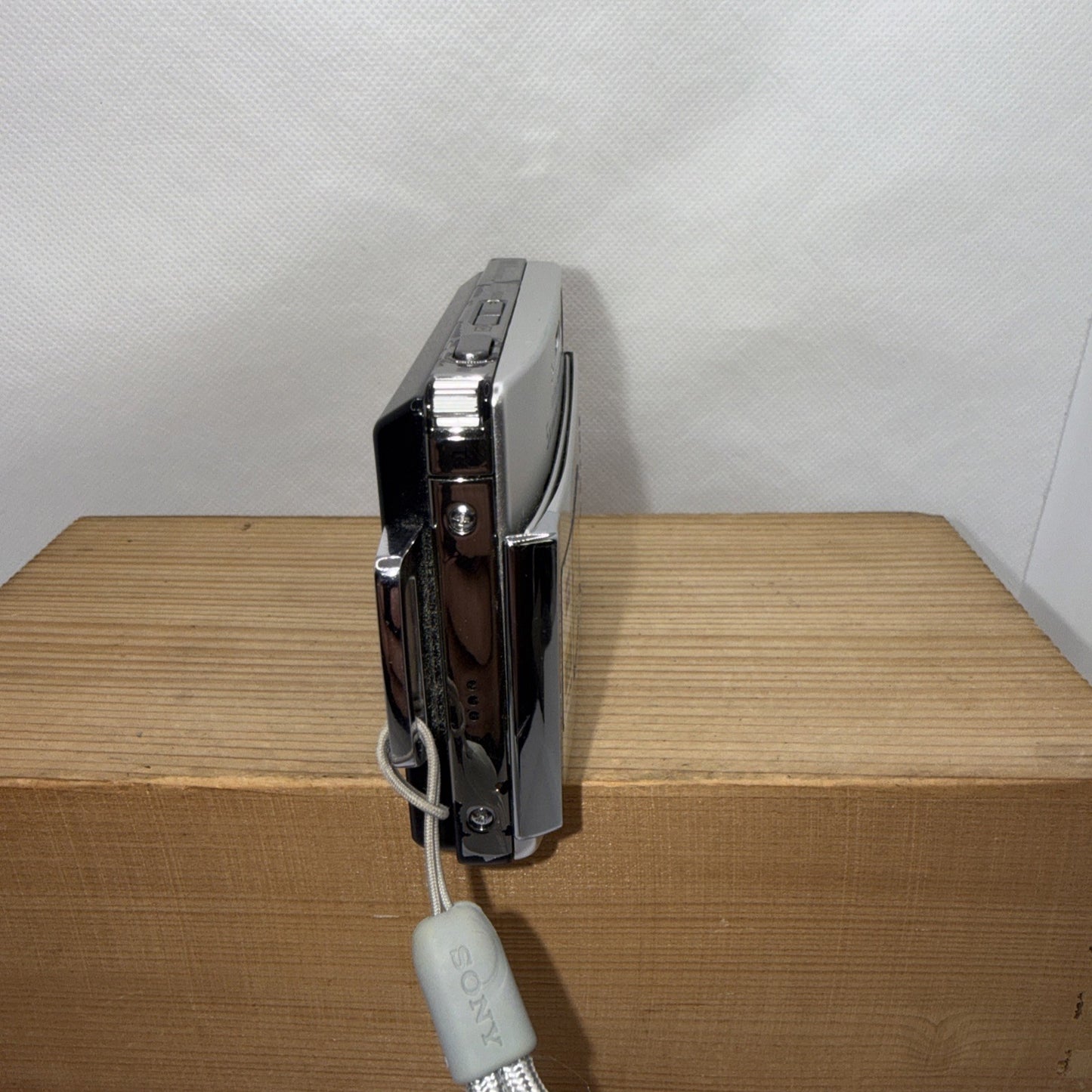 Sony Cyber-shot DSC-T300 10.1MP Digital Camera Tested + Charger Battery Memory