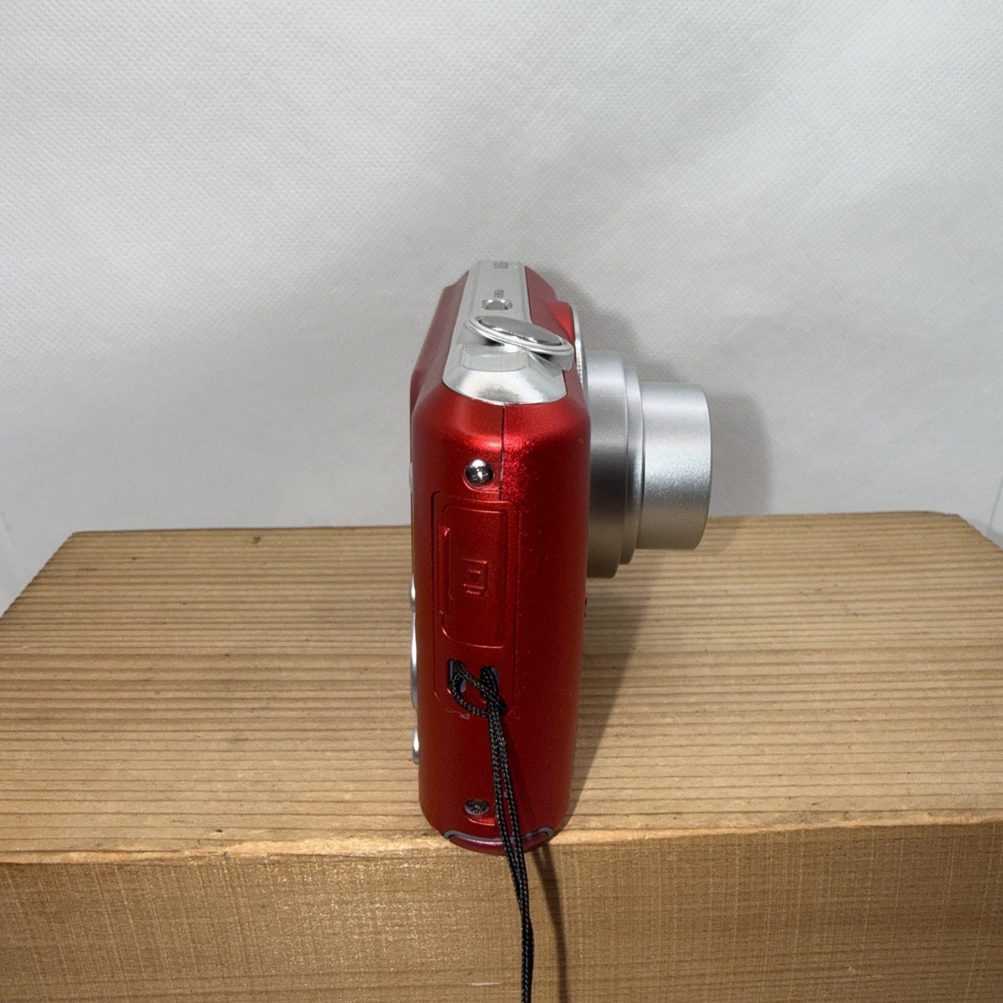 Samsung ES70 12.2MP Digital Camera Red Tested Working  + Charger Battery 4GB SD